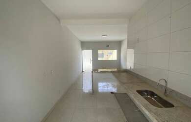 Imagem: A casa em condomínio possui 3 Dormitórios, 2 Banheiros, 1