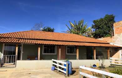 Imagem: A chácara possui 2.100m² de Área e está localizado em Centro