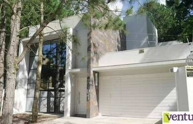 Imagem: O studio possui 2 Dormitórios, 2 Banheiros, 2 Vagas na garagem