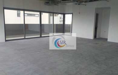 Imagem: O depósito possui 5 Vagas na garagem, 404m² de Área e está