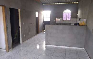 Imagem: A casa possui 2 Dormitórios, 1 Banheiro, 80m² de Área, Varanda