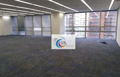 Imagem: O depósito possui 4 Vagas na garagem, 288m² de Área e está