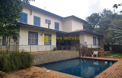 Imagem: A casa em condomínio possui 5 Dormitórios, 5 Banheiros, 5