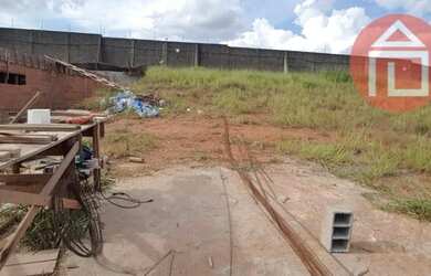 Imagem: O terreno possui 825m² de Área e está localizado em Bragança