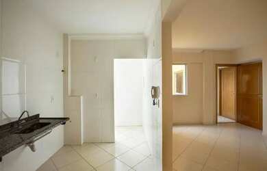 Imagem: O apartamento possui 3 Dormitórios, 1 Banheiro, 1 Vaga na garagem