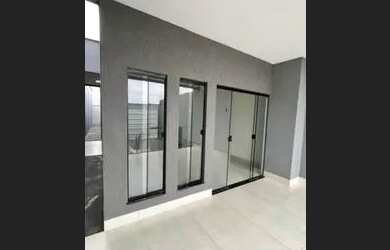 Imagem: A casa possui 2 Dormitórios e está localizado em Água Fria