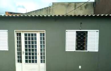 Imagem: A casa em condomínio possui 2 Vagas na garagem e está localizado