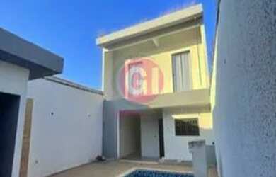 Imagem: A casa possui 2 Dormitórios, 2 Banheiros, 2 Vagas na garagem