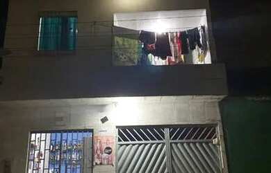 Imagem: A casa possui 2 Dormitórios, 2 Banheiros, 1 Vaga na garagem