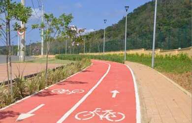 Imagem 3: DIRETO C/PROPRIETÁRIO Quadra Nobre. Vista permanente. Entre o Clube e...