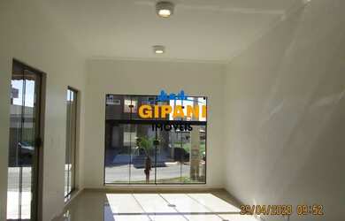 Imagem: A casa em condomínio possui 3 Dormitórios, 1 Banheiro, 2 Vagas