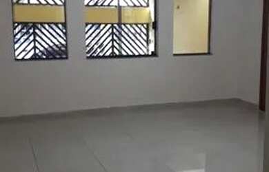 Imagem: A casa possui 3 Dormitórios, 2 Banheiros, 3 Vagas na garagem