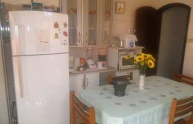 Imagem: A casa possui 2 Dormitórios, 1 Banheiro, 70m² de Área e