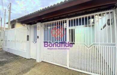 Imagem: A casa possui 3 Dormitórios, 1 Banheiro e 100m² de Área e