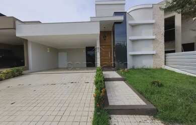 Imagem: A casa em condomínio possui 3 Dormitórios, 4 Banheiros, 4