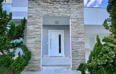 Imagem: A casa possui 3 Dormitórios, 3 Banheiros, 150m² de Área e