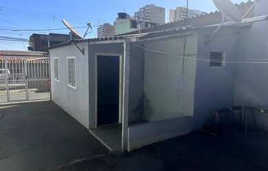 Imagem: A casa possui 1 Dormitório, 1 Banheiro e está localizado