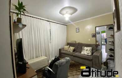 Imagem: A casa possui 2 Dormitórios, 2 Banheiros, 5 Vagas na garagem