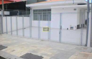 Imagem: O depósito possui 5 Vagas na garagem, 210m² de Área e está