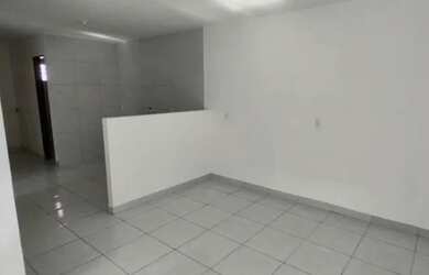 Imagem: A casa possui 2 Dormitórios, 1 Banheiro, 1 Vaga na garagem