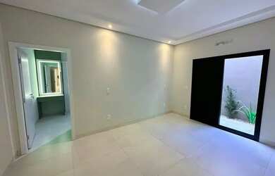 Imagem: A casa em condomínio possui 4 Dormitórios, 5 Banheiros, 4