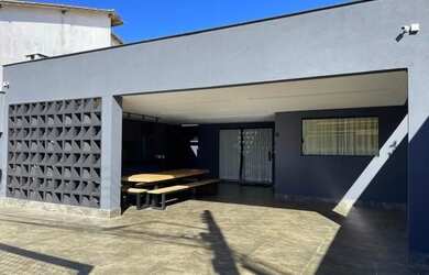 Imagem: A casa em condomínio possui 2 Dormitórios, 3 Banheiros, 3