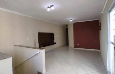 Imagem: A casa possui 4 Dormitórios, 4 Banheiros, 2 Vagas na garagem