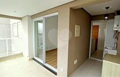 Imagem: O apartamento possui 2 Dormitórios, 2 Banheiros, 1 Vaga na