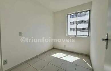 Imagem: O apartamento possui 3 Dormitórios, 1 Banheiro, 2 Vagas na