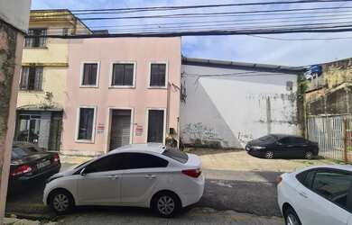 Imagem: O depósito possui 3 Vagas na garagem e 1400m² de Área e está