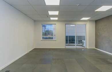 Imagem: O depósito possui 1 Vaga na garagem, 41m² de Área e está