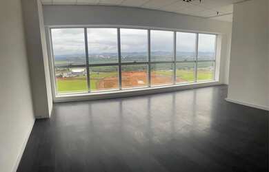 Imagem: O depósito possui 2 Vagas na garagem, 62m² de Área e está