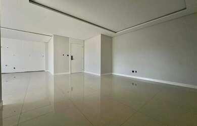 Imagem 4: Apartamento à Venda em Jaraguá do Sul com 3 quartos sendo 3 suítes...