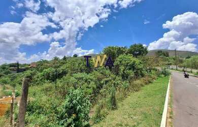 Imagem: O terreno possui 819m² de Área e está localizado em Villa