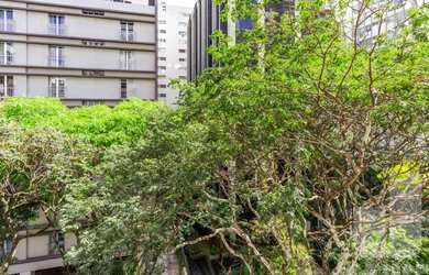 Imagem 5: APARTAMENTO AMPLO E MUITO BEM ILUMINADO, TOTALMENTE REFORMADO NO CORAÇÃO...