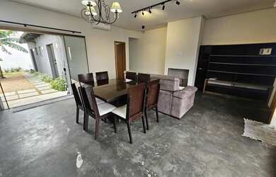 Imagem 7: Casa térrea mobiliada 2 suítes com ar condicionado, churrasqueira, lareira e pátio próximo