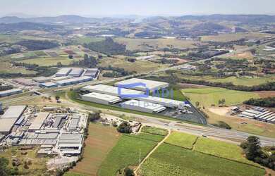 Imagem: O depósito possui 5612m² de Área e está localizado em Ponte