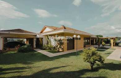 Imagem: A casa em condomínio possui 4 Dormitórios, 4 Banheiros, 3