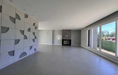 Imagem 2: Casa com 229 m², pátio e 2 vagas de garagem em condomínio fechado em...