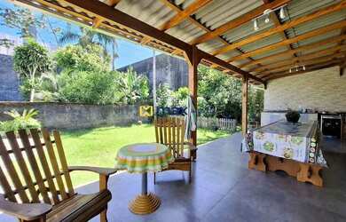 Imagem: A casa possui 3 Dormitórios, 3 Banheiros, 1 Vaga na garagem