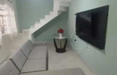 Imagem: A casa possui 4 Dormitórios, 3 Banheiros, 3 Vagas na garagem