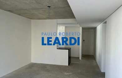 Imagem: O apartamento possui 2 Dormitórios, 1 Banheiro, 2 Vagas na