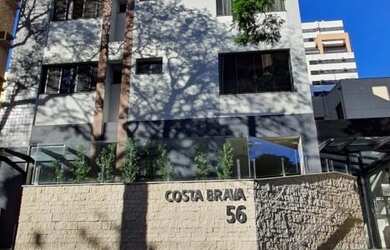 Imagem: O apartamento possui 3 Dormitórios, 1 Banheiro, 2 Vagas na