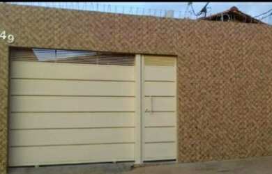 Imagem: A casa possui 1 Dormitório, 1 Banheiro, 2 Vagas na garagem