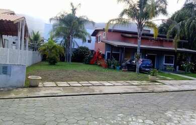 Imagem: A casa em condomínio possui 4 Dormitórios, 4 Banheiros, 2