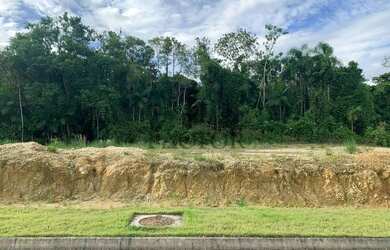Imagem: O terreno possui 390m² de Área e está localizado em Benedito
