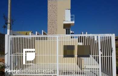 Imagem: A casa possui 3 Dormitórios, 3 Banheiros, 2 Vagas na garagem