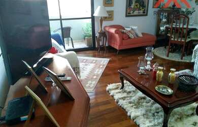 Imagem: O apartamento possui 4 Dormitórios, 2 Banheiros, 1 Vaga na