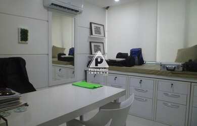 Imagem: O depósito possui 1 Vaga na garagem e 40m² de Área e está