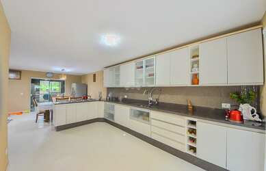 Imagem 16: Casa de 248 m² com 3 quartos no Bairro Guabirotuba